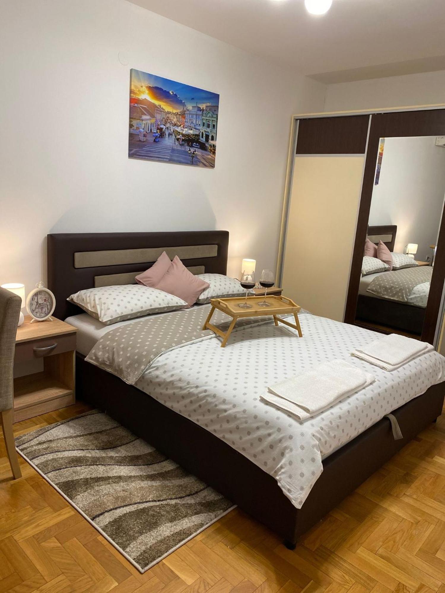 Apartman Ns Dan Centar Νόβι Σαντ Εξωτερικό φωτογραφία